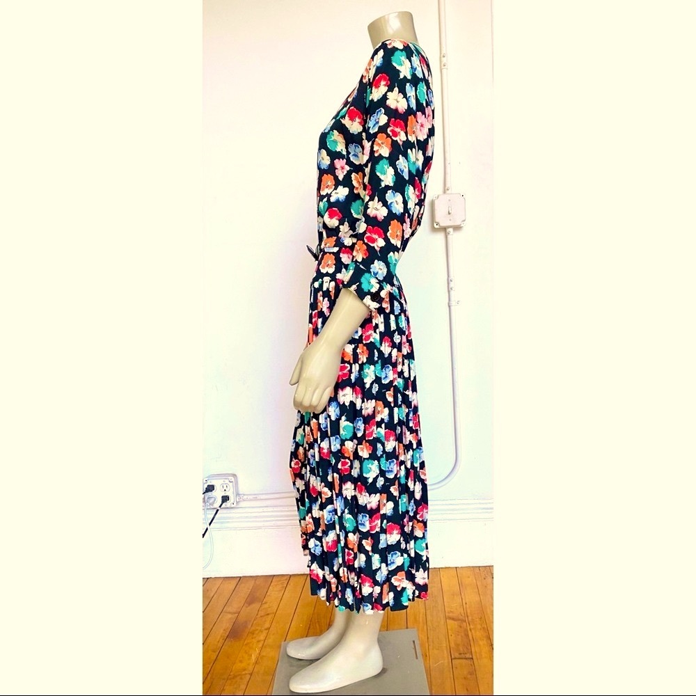 Vintage Floral Midi Dress - Picture 2 of 8